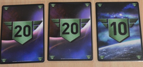 50 points de vie. Sympa d'avoir prévu les cartes pour les compter, ça évite de griffonner la liste des courses pour faire le décompte...